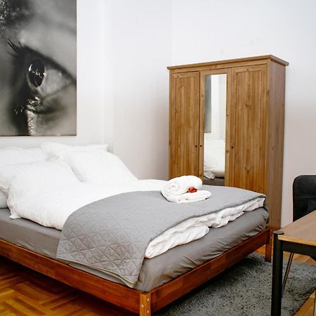 Heart Of The City, Entire Very Big Apartment Budapest Ngoại thất bức ảnh