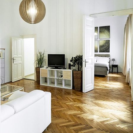 Heart Of The City, Entire Very Big Apartment Budapest Ngoại thất bức ảnh