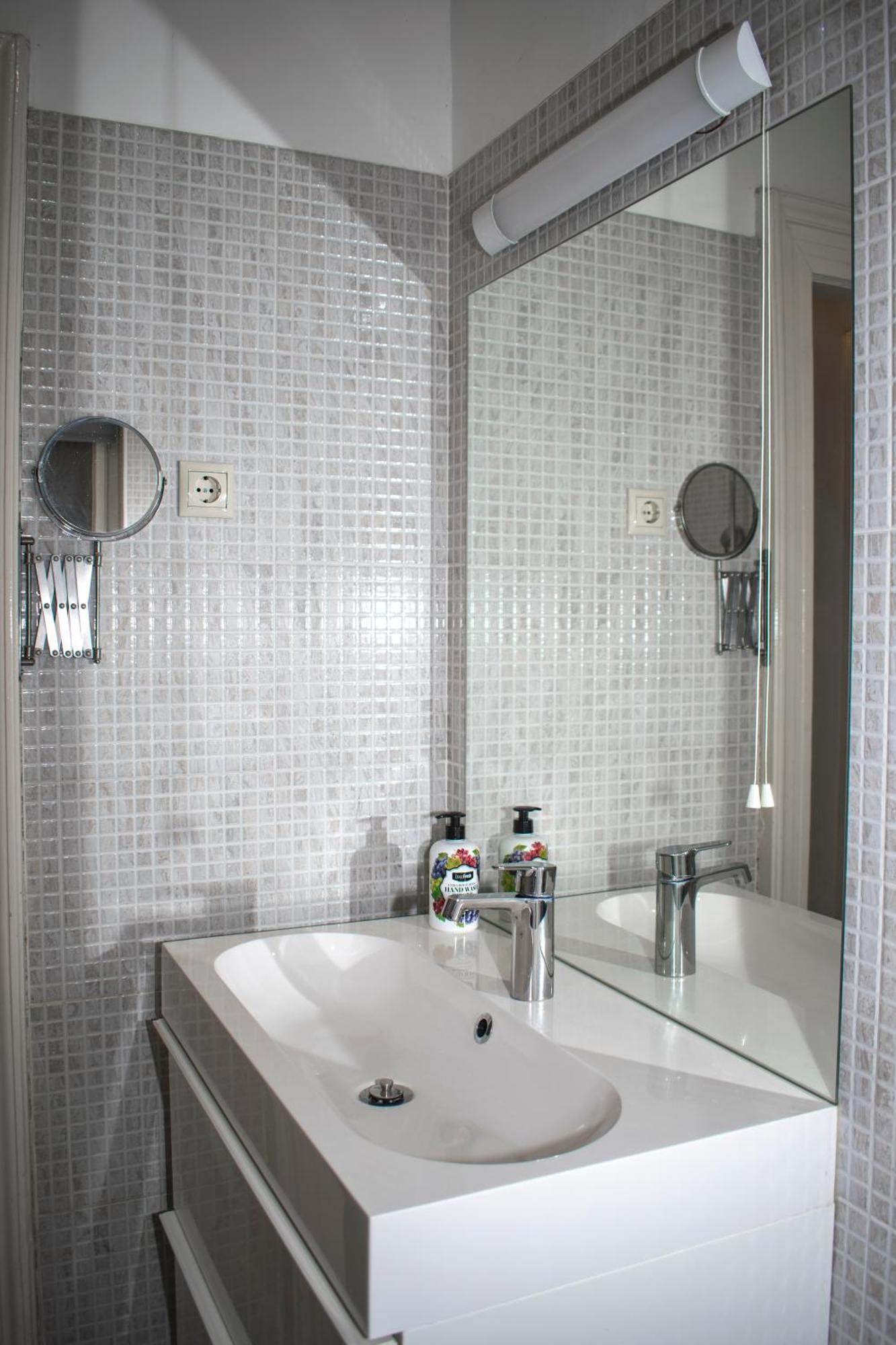 Heart Of The City, Entire Very Big Apartment Budapest Ngoại thất bức ảnh