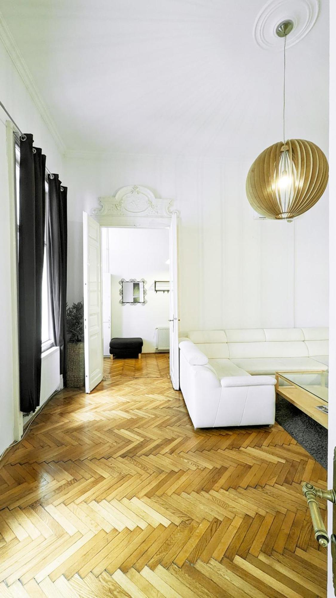 Heart Of The City, Entire Very Big Apartment Budapest Ngoại thất bức ảnh