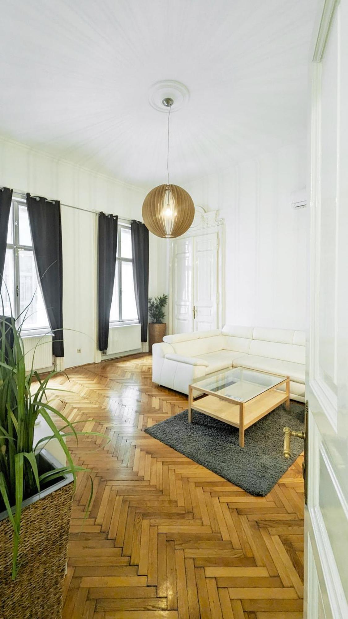 Heart Of The City, Entire Very Big Apartment Budapest Ngoại thất bức ảnh