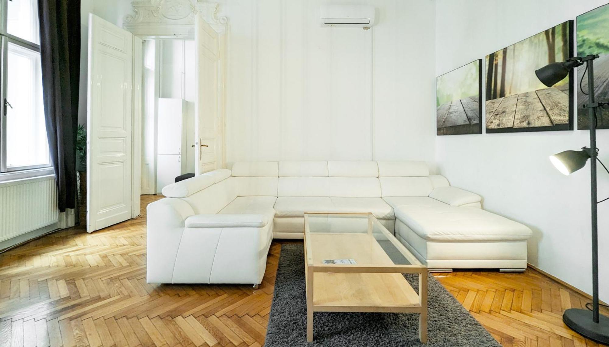 Heart Of The City, Entire Very Big Apartment Budapest Ngoại thất bức ảnh