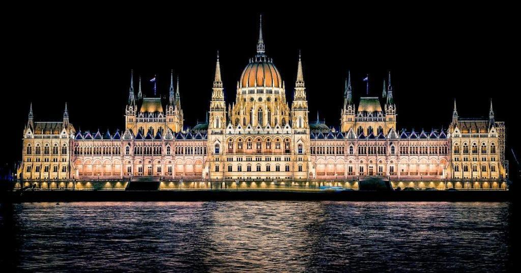 Heart Of The City, Entire Very Big Apartment Budapest Ngoại thất bức ảnh